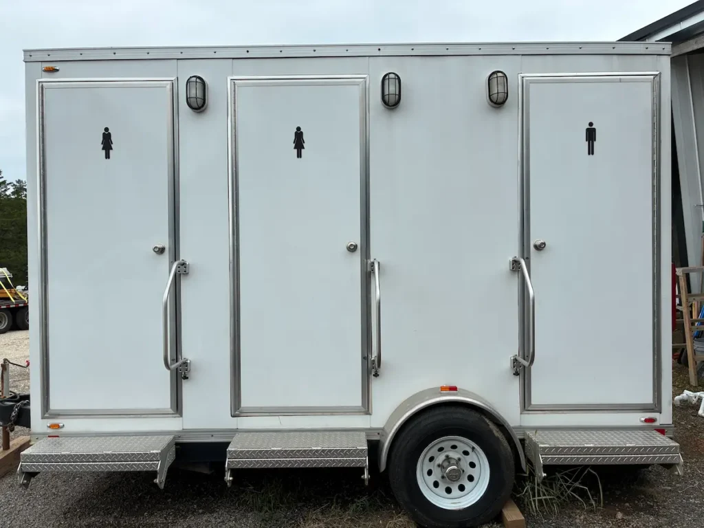 gc luxury trailer restroom